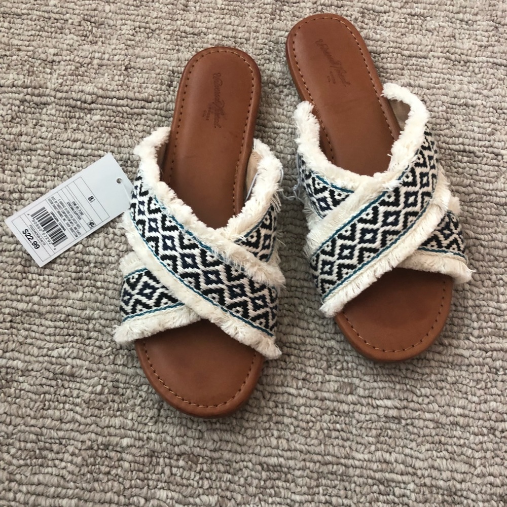 COPY - Universal Thread Sandals